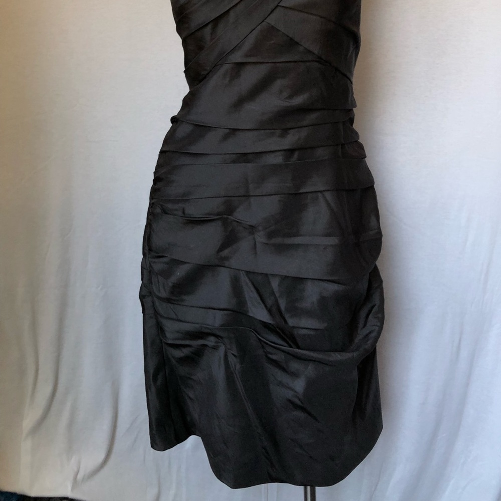 Bill Levkoff black formal fitted sleeveless gown - Picture 7 of 7